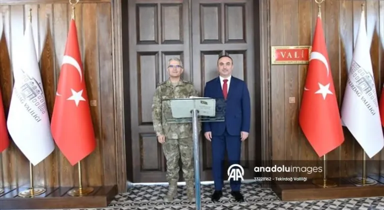 . Ordu Komutanı Orgeneral Ali Sivri, Tekirdağ Valisi Recep Soytürk'ü ziyaret etti.