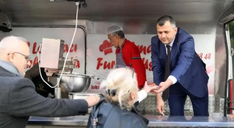 Abdül Taşyasan şehitler için lokma dağıttı