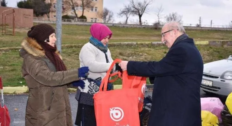 Albayrak  Büyükyoncalı’da Bez Torba Dağıttı