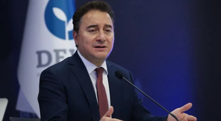  Ali Babacan: “Koskoca Türkiye Cumhuriyeti’ni aciz ve yetersiz bir hale düşürdüler”