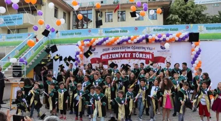 Başakşehir Okulları’ndan Mezuniyet Töreni