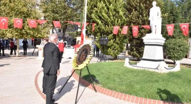 BAŞKAN ALBAYRAK AHİLİK HAFTASI ÇELENK SUNMA TÖRENİNE KATILDI