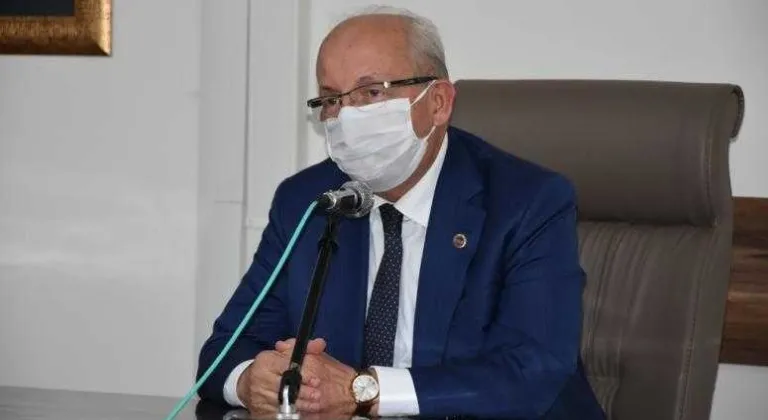 BAŞKAN ALBAYRAK, SOSYAL MESAFE KURALLARI ÇERÇEVESİNDE DAİRE BAŞKANLARI VE PERSONELLE BAYRAMLAŞTI