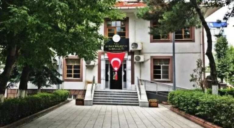 BELEDİYE ÖĞRENCİLERİ EĞLENDİRİYOR