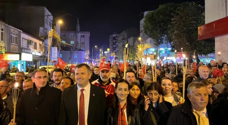 Binlerce Atatürk ve Cumhuriyet Sevdalısı Tek Yürek Oldu