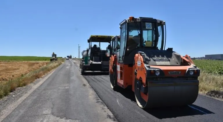 BÜYÜKŞEHİR BELEDİYESİ YOL BAKIM VE ONARIM ÇALIŞMALARINA DEVAM EDİYOR