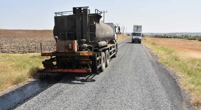 BÜYÜKŞEHİR BELEDİYESİ YOL YAPIM VE ONARIM ÇALIŞMALARINA DEVAM EDİYOR