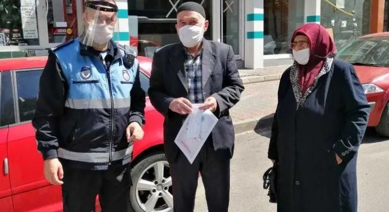 Büyükşehir Belediyesinden 65 Yaş Üstü Vatandaşlara Maske Dağıtımı