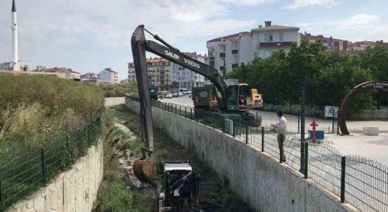 Büyükşehir’den Kapaklı İlçesinde Dere Temizliği