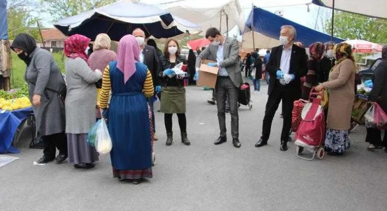 BÜYÜKYONCALI’DA MASKE DAĞITTI