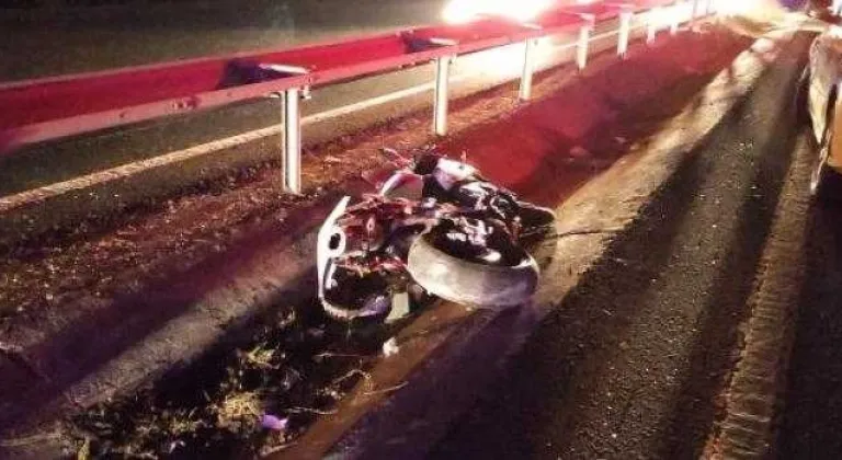 Çerkezköy'de bariyerlere çarpan motosikletin sürücüsü öldü