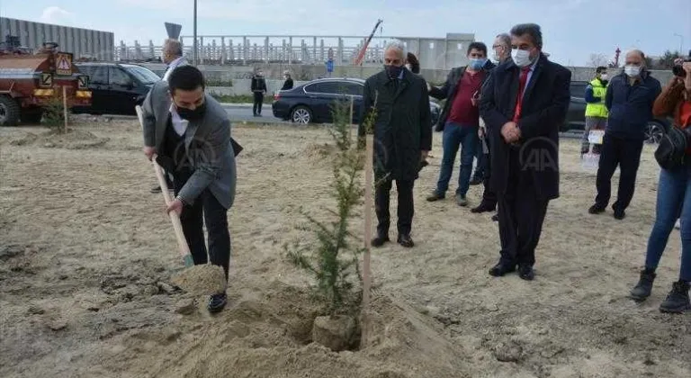 Çerkezköy'de sağlık çalışanları adına 2 bin 400 fidan dikildi