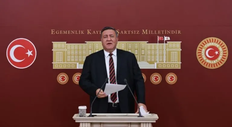 CHP Niğde Milletvekili Ömer Fethi Gürer,  yetkili araç servis ücretlerinde ciddi artışlar olduğunu söyledi