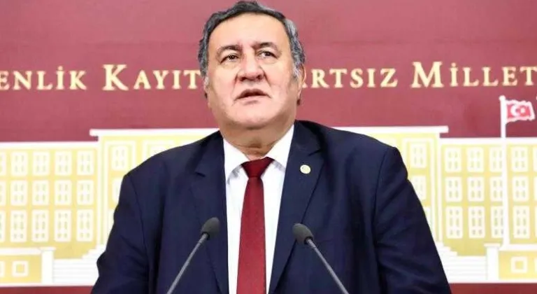 CHP’li vekil Ömer Fethi Gürer, Orman yangınlarıyla ilgili merak edilen soruları Bakan Pakdemirli’ye yöneltti