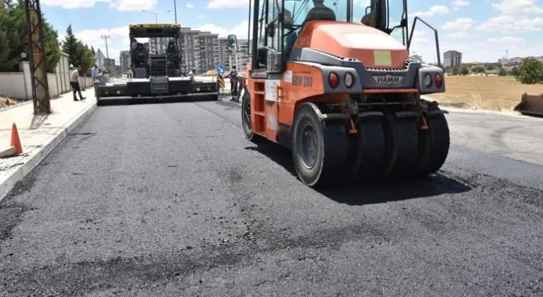 ÇORLU İLÇESİ ESKİ BAĞLAR CADDESİNDE YOL BAKIM ÇALIŞMALARI TAMAMLANDI