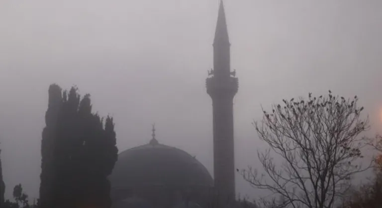 Edirne ve Tekirdağ'da Yoğun Sis Hayatı Olumsuz Etkiledi