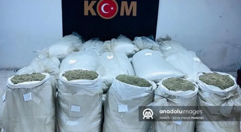 Edirne'de 720 kilo 350 gram kaçak çay ele geçirildi