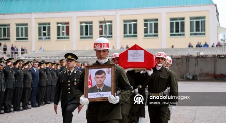 Edirne'de askeri araç kazasında şehit düşen Uzman Çavuş Merzifonluoğlu'nun naaşı, memleketi Çankırı'ya uğurlandı