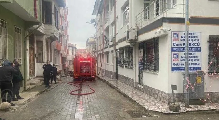 Edirne'de bir evde çıkan yangın itfaiye ekipleri tarafından söndürüldü