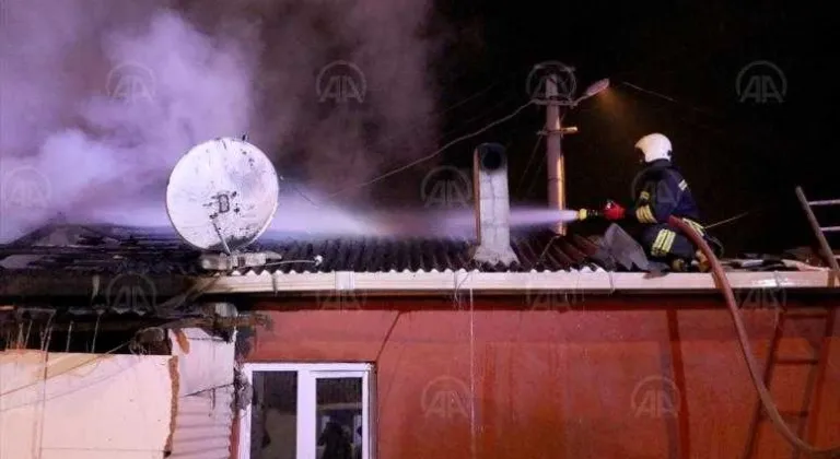 Edirne'de bir evde çıkan yangın itfaiye tarafından söndürüldü