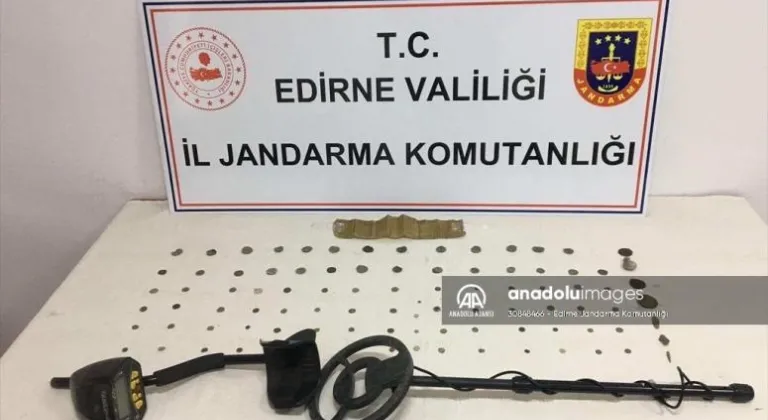 Edirne'de bir kişi evindeki sikkelerle yakalandı