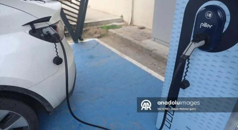 Edirne'de genç mühendisler elektrikli araçlar için mobil şarj istasyonu tasarladı