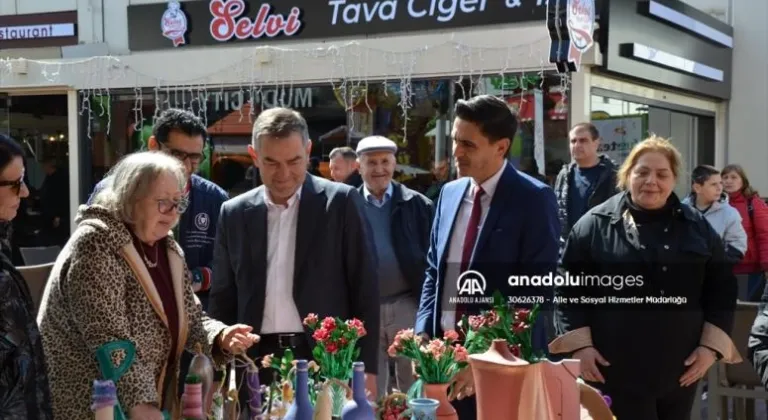 Edirne'de huzurevi sakinleri depremzedeler yararına kermes düzenledi