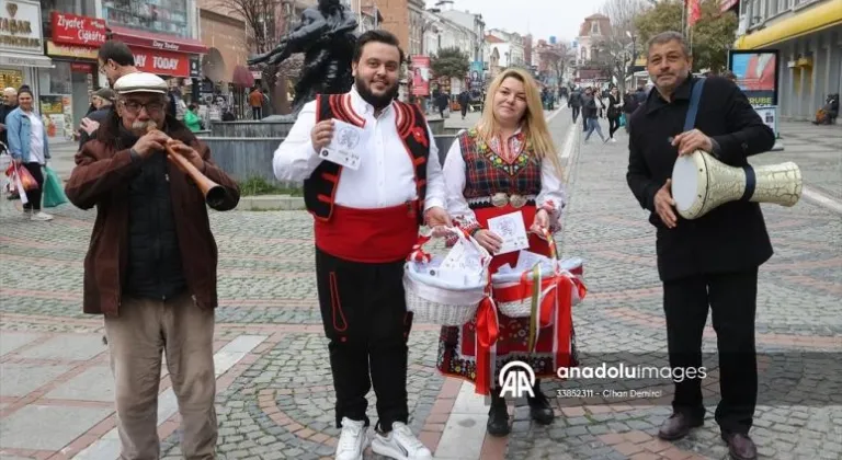 Edirne'de vatandaşlara komşu Bulgaristan'da bahar geleneği olan 