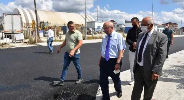 Erbay Caddesi’nde Sıcak Asfalt Serim Çalışmalarına Başlandı