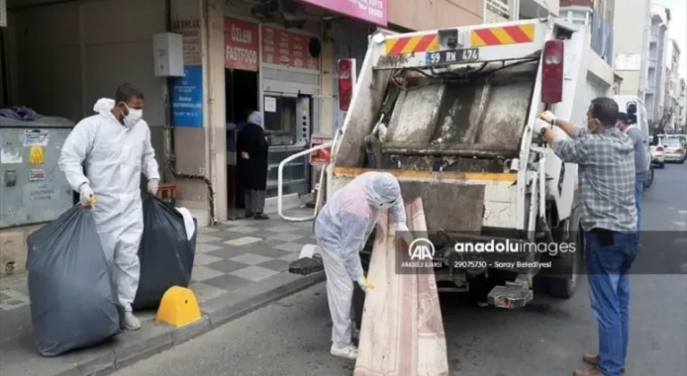 Evden yaklaşık 2 çöp kamyonu çöp çıktı