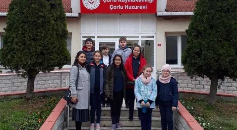 Gülerçin Koleji Organik Tarım Kulübünden Huzurevi Ziyareti