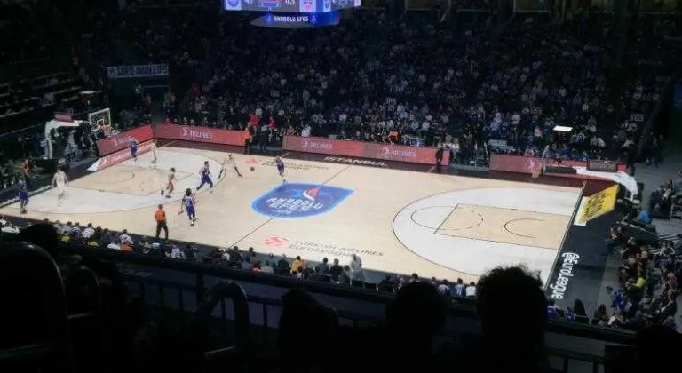 Gülerçin Koleji’den Anadolu Efes’e Destek