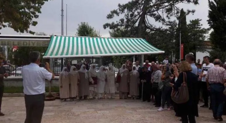 Hacı Adayları Dualarla Uğurlandı