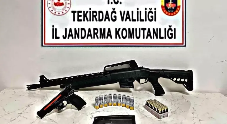 Jandarma Çok Sayıda Silah ve Uyuşturucu Ele Geçirdi