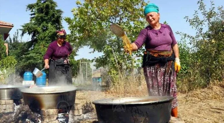 KAHVALTI SOFRALARININ VAZGEÇİLMEZİ PEKMEZİN LEZZET YOLCULUĞU