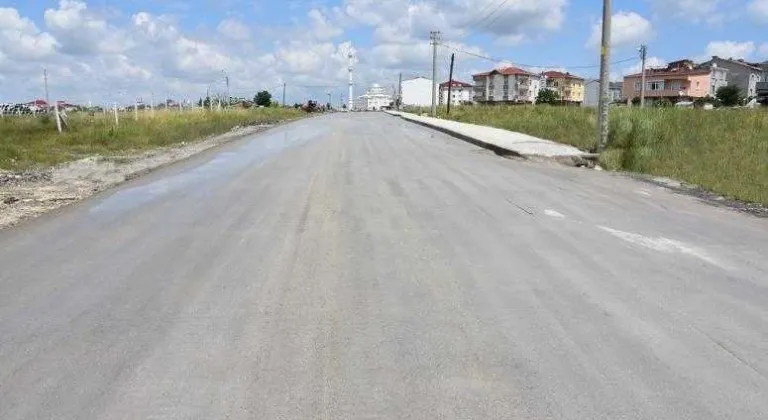 KAPAKLI İLÇESİ FATİH VE AYNUR CADDELERİNDEKİ BETON YOL YAPIM ÇALIŞMALARI TAMAMLANDI