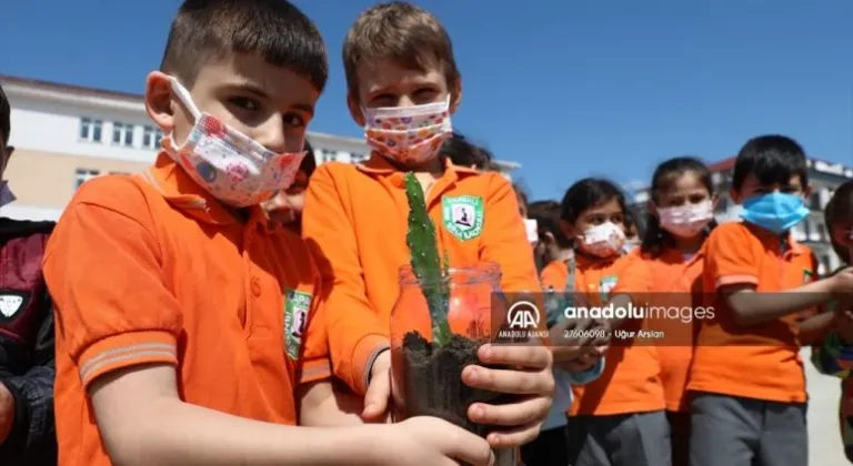 Kapaklı'da ilkokul öğrencileri ata tohumlarıyla ürün yetiştirdi