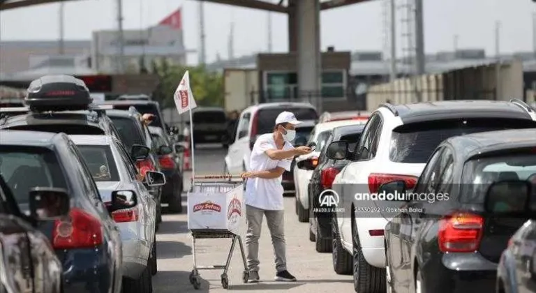 Kapıkule'de gurbetçi yoğunluğu yaşanıyor