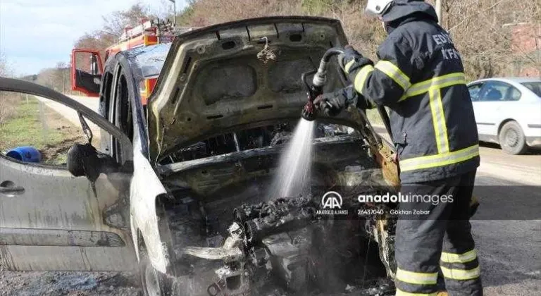 Kapıkule'den Türkiye'ye giriş yapan yabancı plakalı araçta çıkan yangın söndürüldü