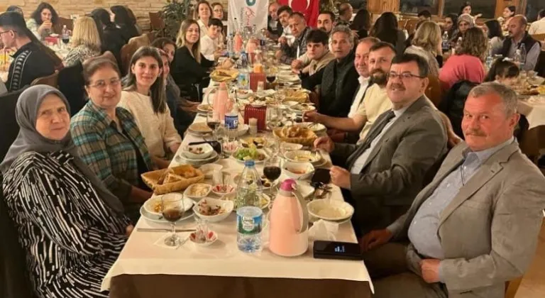 Kemalpaşa Mahallesi heyeti iftarda bir araya geldiler