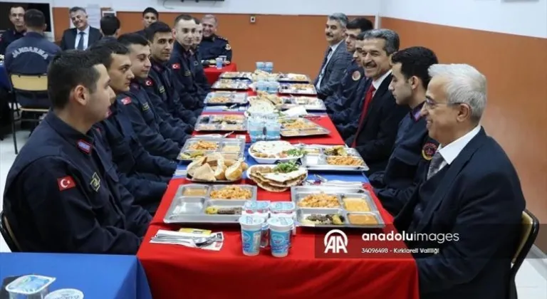 Kırklareli Valisi Ekici, jandarma personeli ile iftar yaptı