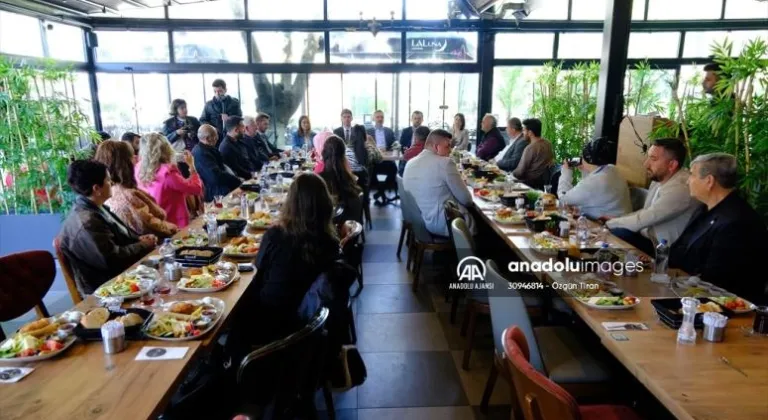 Kırklareli'nde AK Parti adayları basın mensuplarıyla bir araya geldi