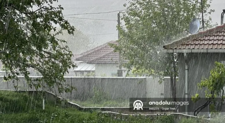 Kırklareli'nde sağanak ve dolu etkili oldu