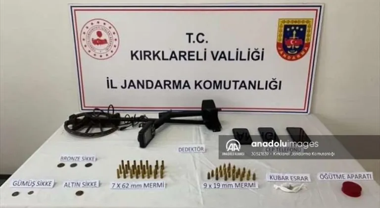 Kırklareli'nde tarihi eser kaçakçılığı operasyonunda sikke ve fosil taş ele geçirildi