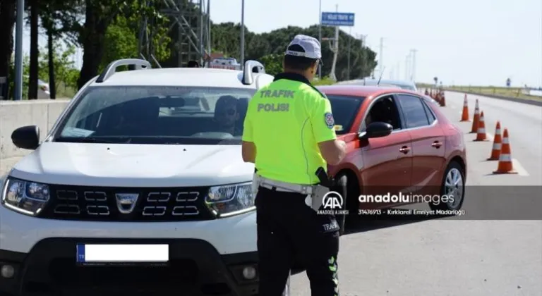 Kırklareli'nde trafik denetimlerinde 13 araç trafikten men edildi