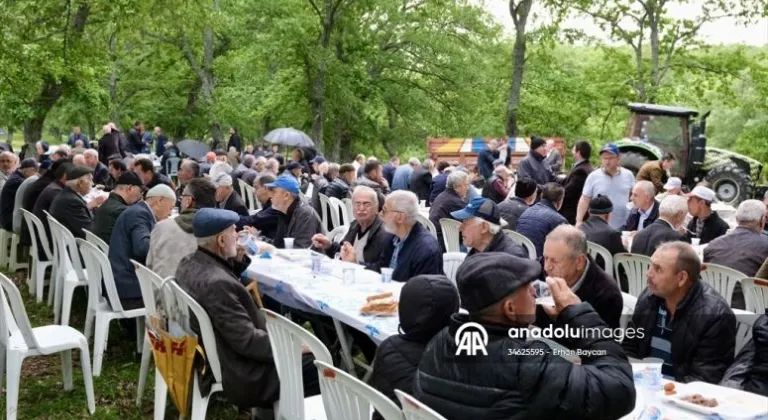 Kırklareli'nde yağmur ve şükür duası sırasında sağanak etkili oldu