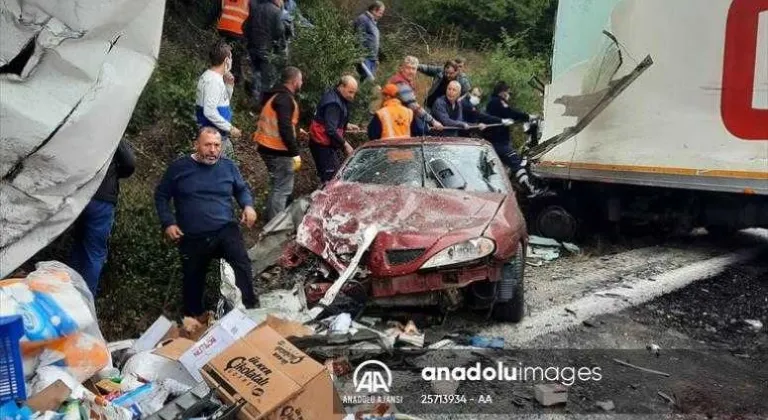 Kırklareli'nde zincirleme trafik kazasında 1 kişi öldü, 5 kişi yaralandı