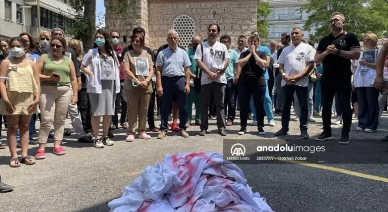 Konya'da görevli doktorun hasta yakınınca öldürülmesi Trakya'da protesto edildi