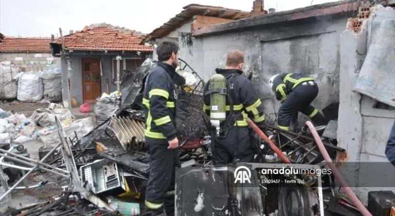 Lüleburgaz'da hurdaların toplandığı alanda çıkan yangın söndürüldü