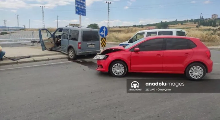 Malkara'da otomobil ve hafif ticari aracın çarpıştığı kazada 1 kişi yaralandı